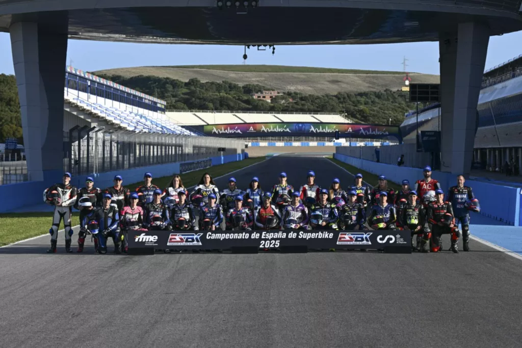 Parrilla de pilotos de la Yamaha R7 Cup del ESBK 2025 en Jerez